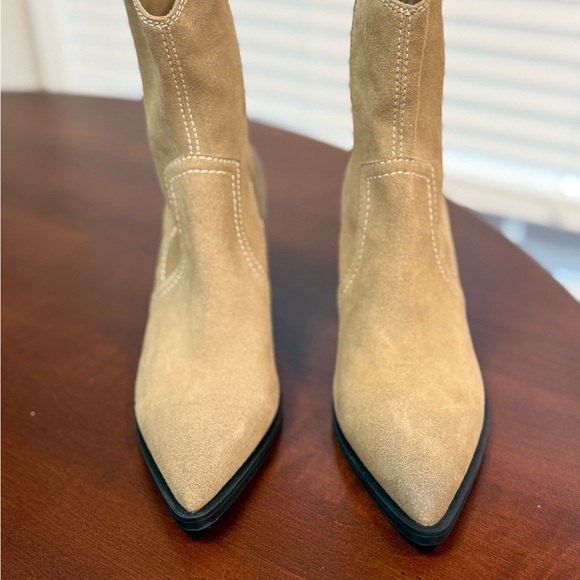 NWOT - BP Surina-Lea Suede Booties in Tan Smoke - Size 6 - Picture 2 of 7